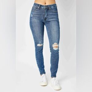 NWOT Judy Blue Mid Rise Tummy Control Skinny Jeans